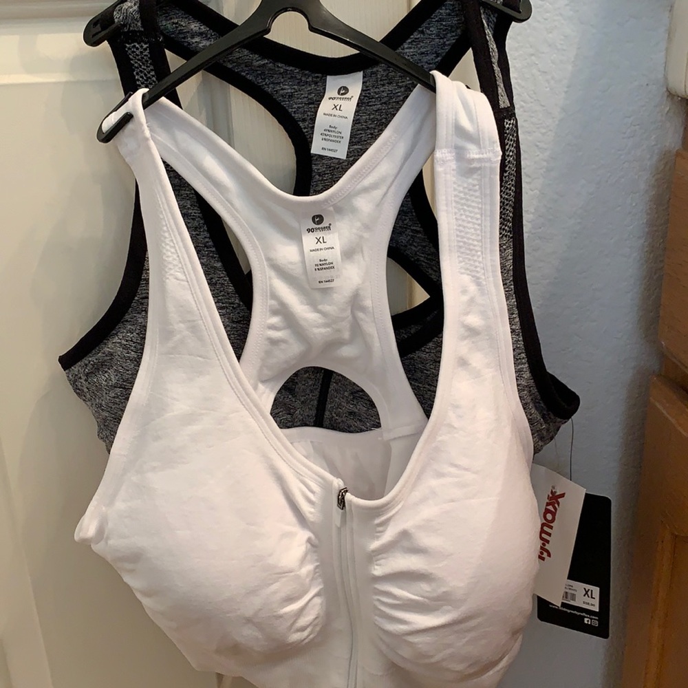 NWT front zipper sport bras